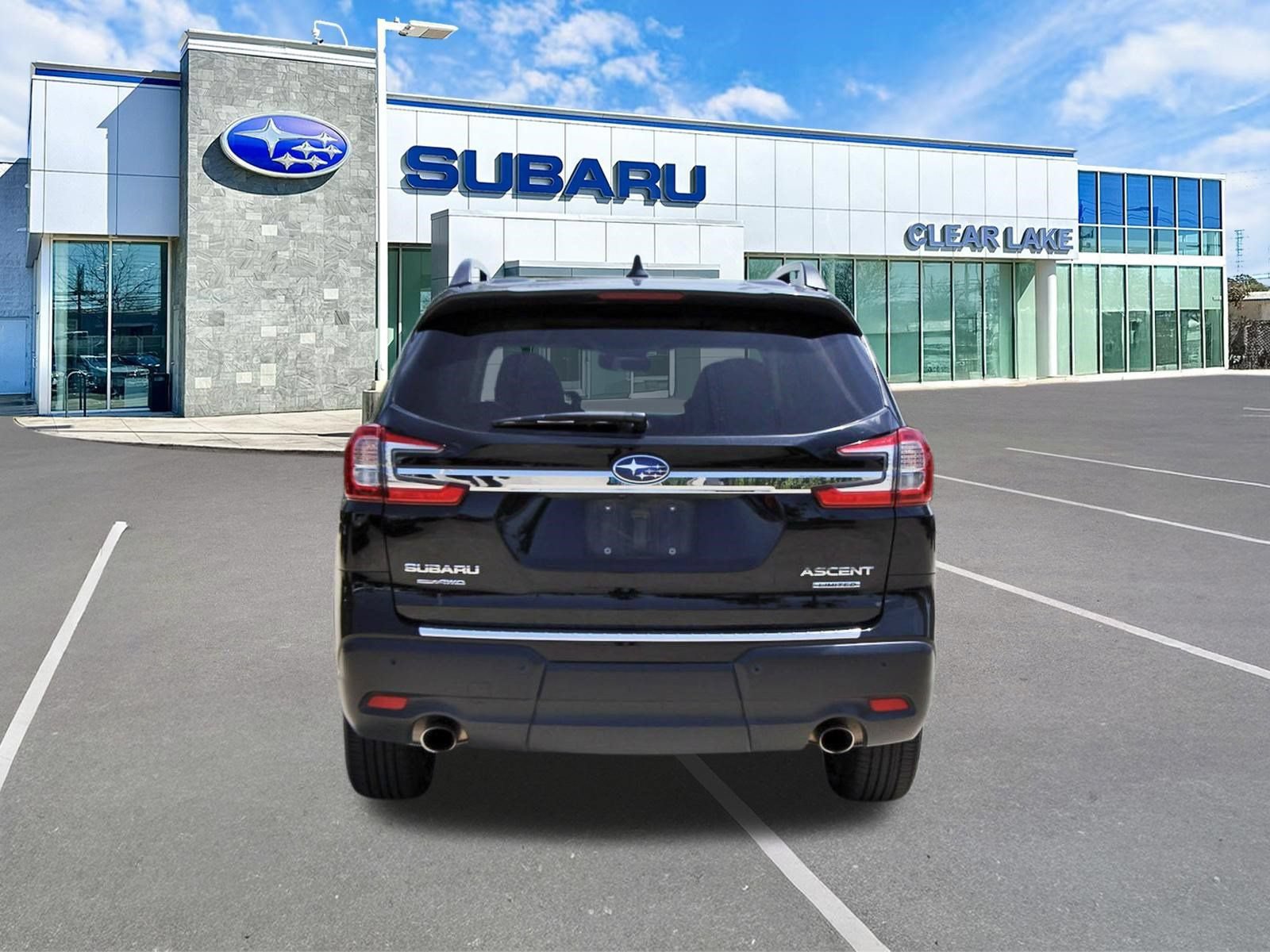 Used 2023 Subaru Ascent Limited w/ Technology Package AWD/4WD image 5