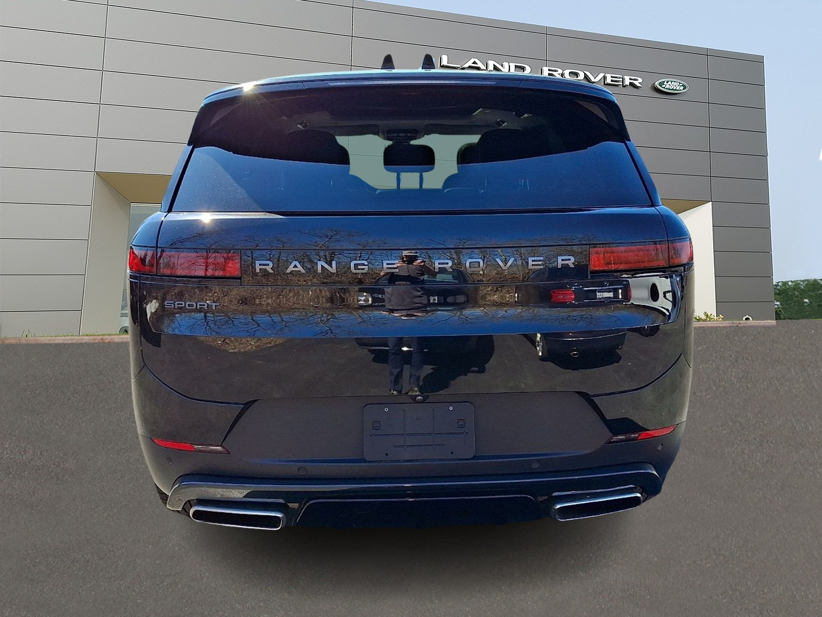 Used 2024 Land Rover Range Rover Sport SE AWD/4WD image 7