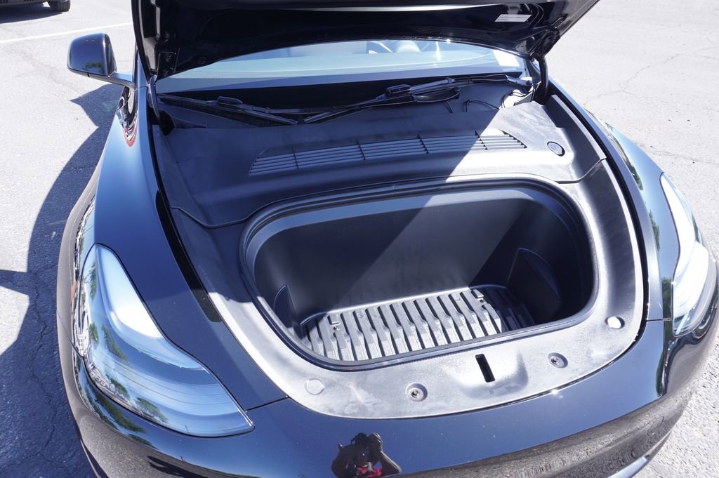 Used 2024 Tesla Model Y Performance AWD/4WD image 9