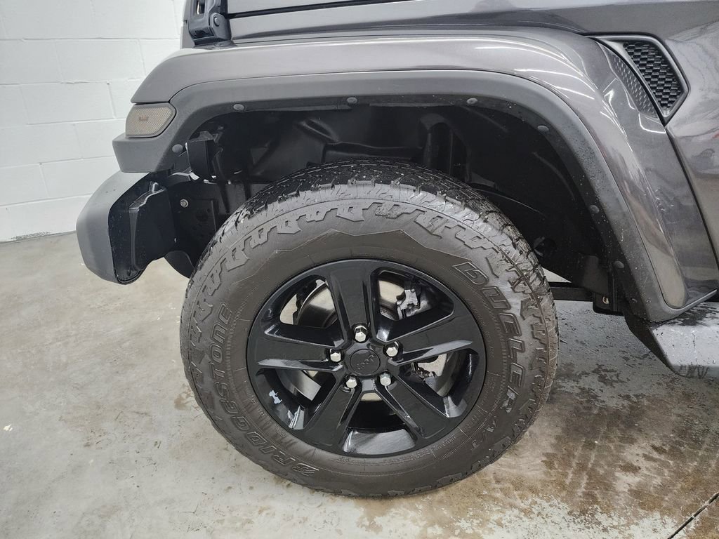 Used 2021 Jeep Wrangler Unlimited Sahara AWD/4WD image 34