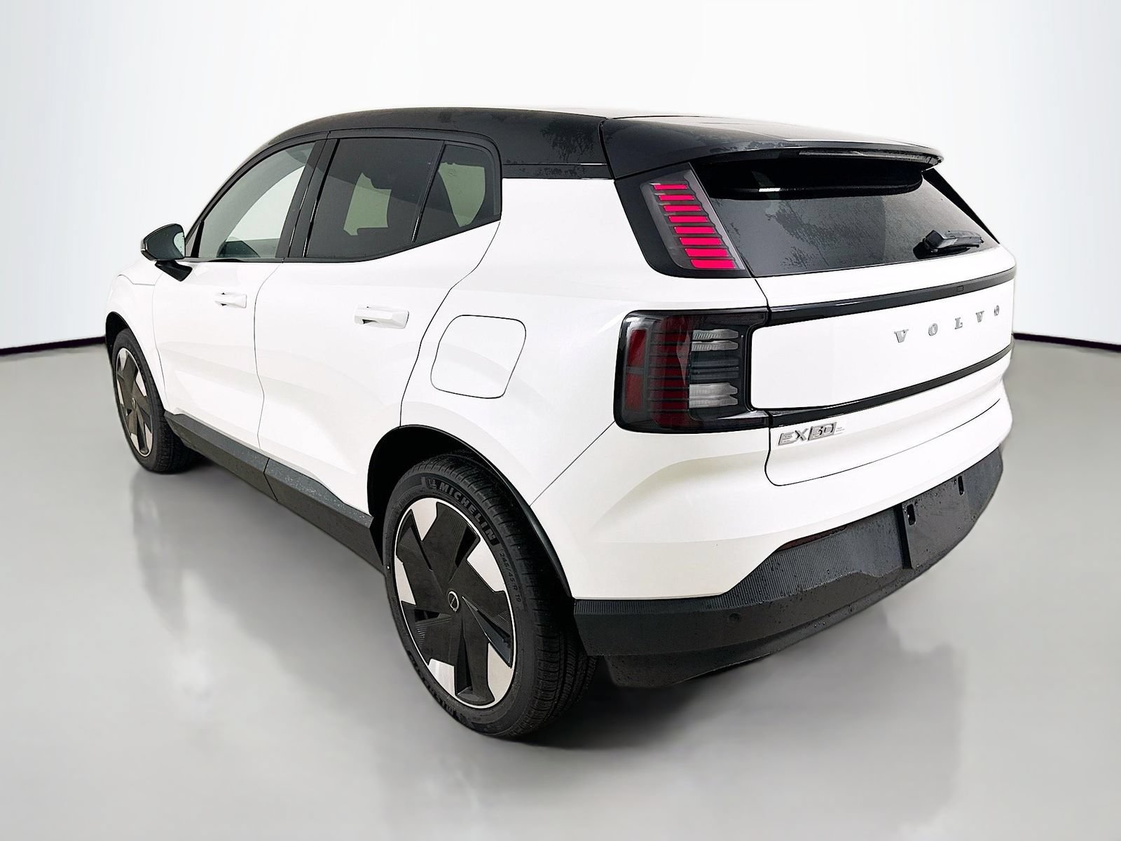 New 2026 Volvo EX30 Plus w/ Protection Package Premier AWD/4WD image 7