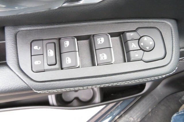 Used 2026 RAM 1500 Laramie w/ Off Road Group AWD/4WD image 16
