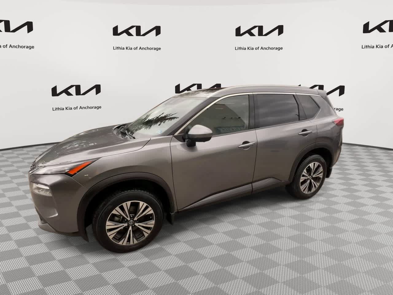 Used 2021 Nissan Rogue SV w/ Premium Package FWD image 4