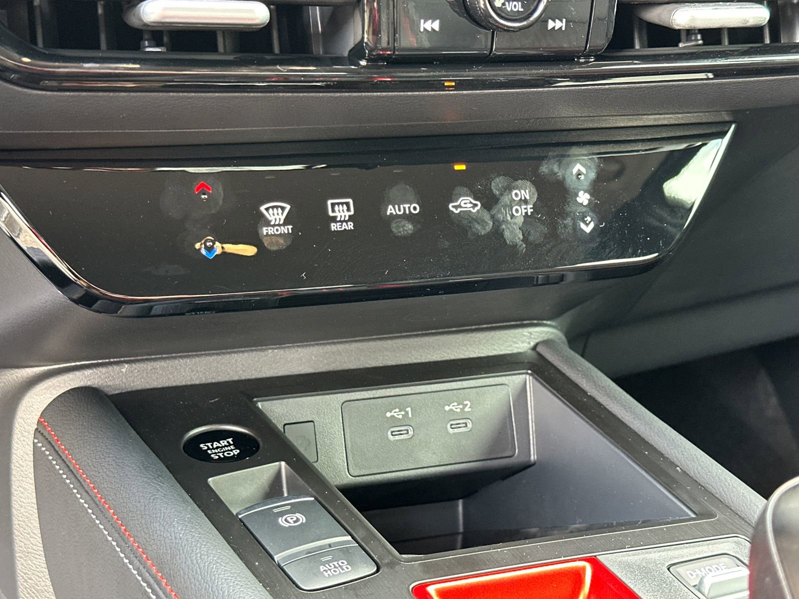 Certified 2025 Nissan Kicks SR FWD image 31