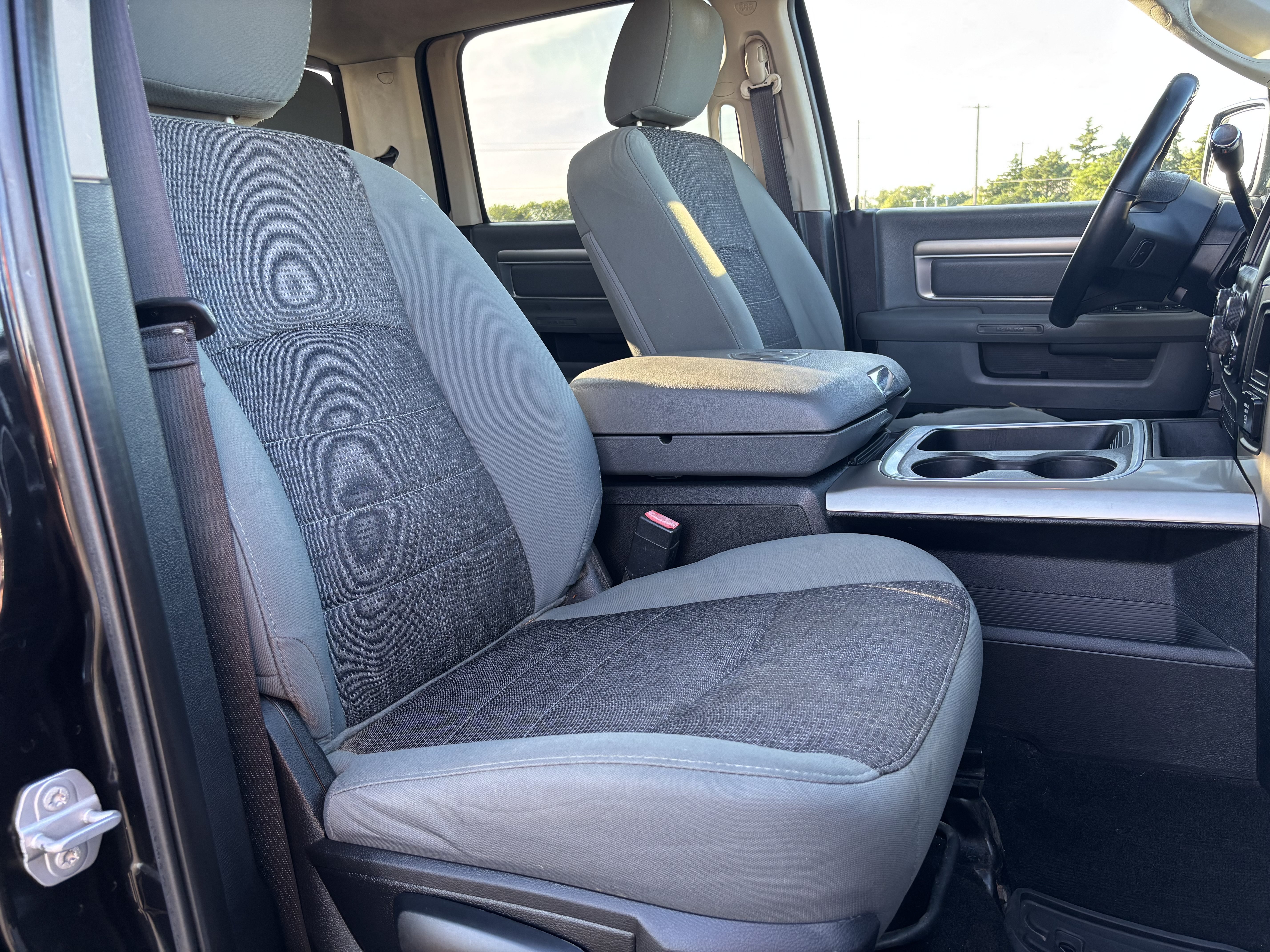 Used 2016 RAM 2500 Big Horn w/ Black Appearance Group AWD/4WD image 28