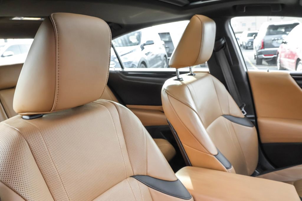 Used 2020 Lexus ES 300h 300h Luxury w/ Accessory Package 2 image 38