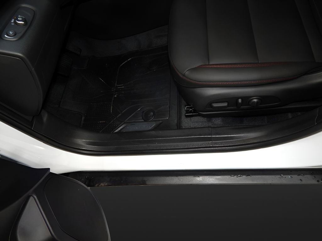 Used 2026 Chevrolet Trax RS w/ Driver Confidence Package image 15