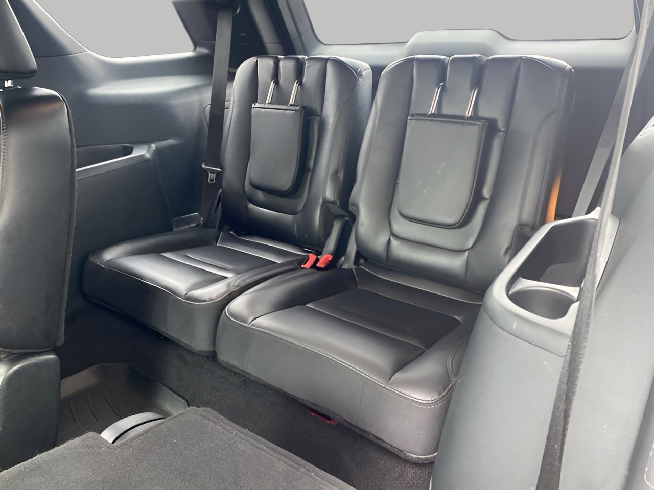 Certified 2018 Ford Explorer XLT w/ Equipment Group 202A image 11