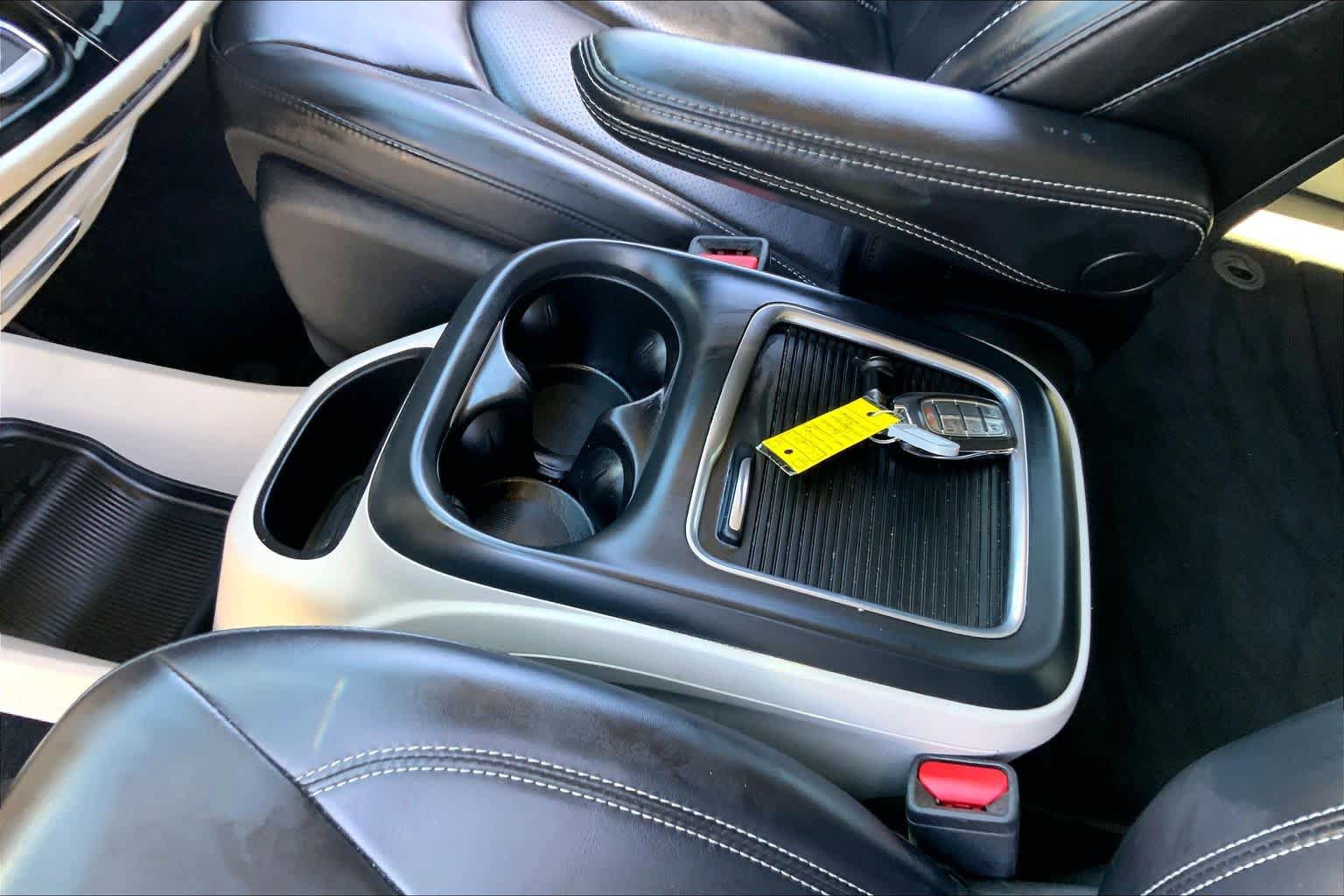 Used 2023 Chrysler Pacifica Touring-L FWD image 17