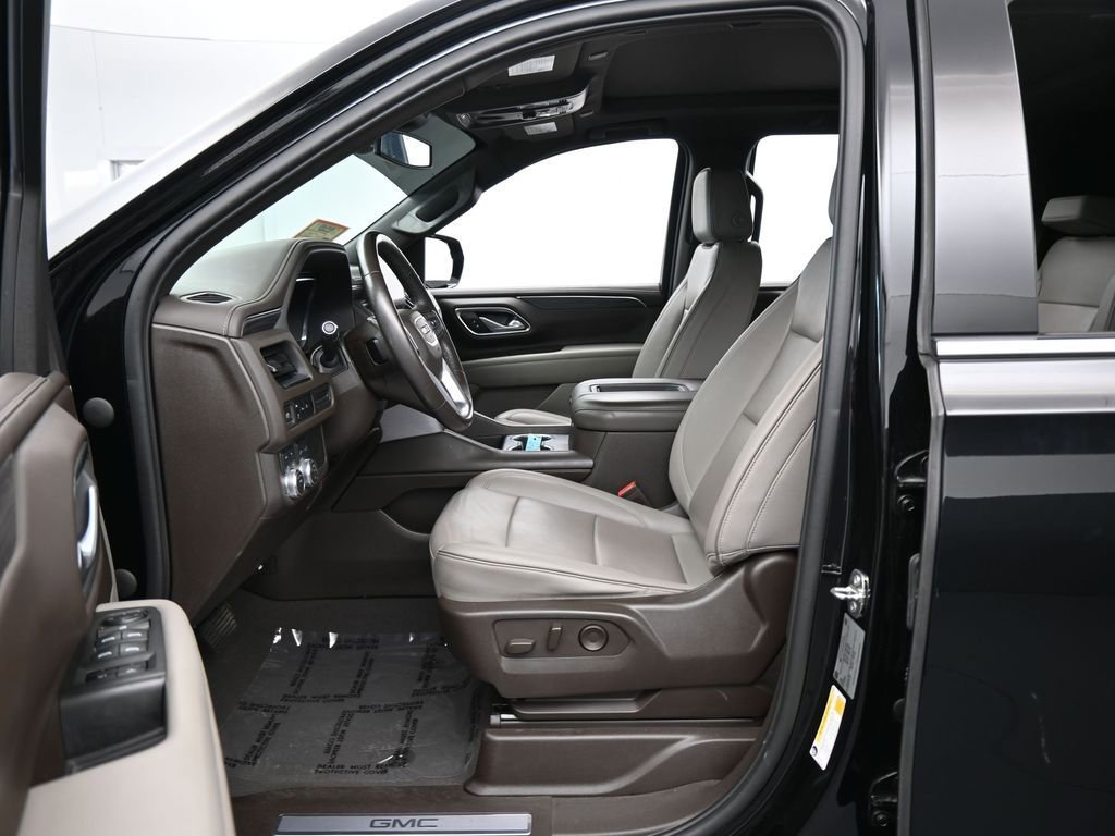 Used 2023 GMC Yukon SLT image 11