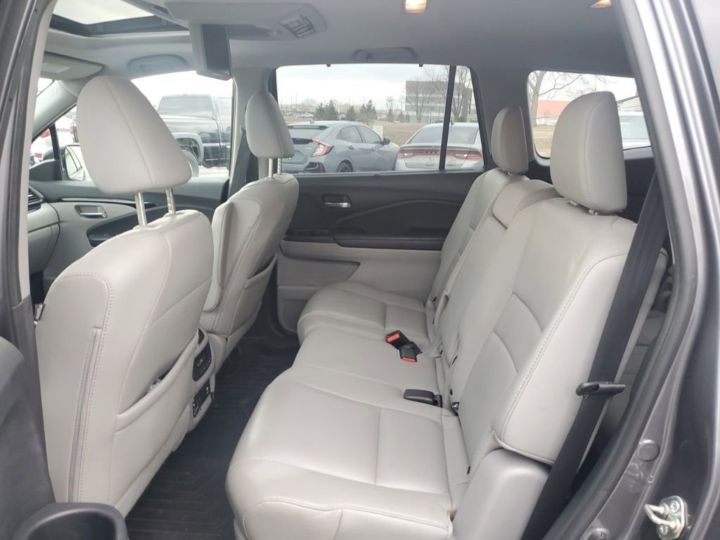 Used 2016 Honda Pilot Touring image 24