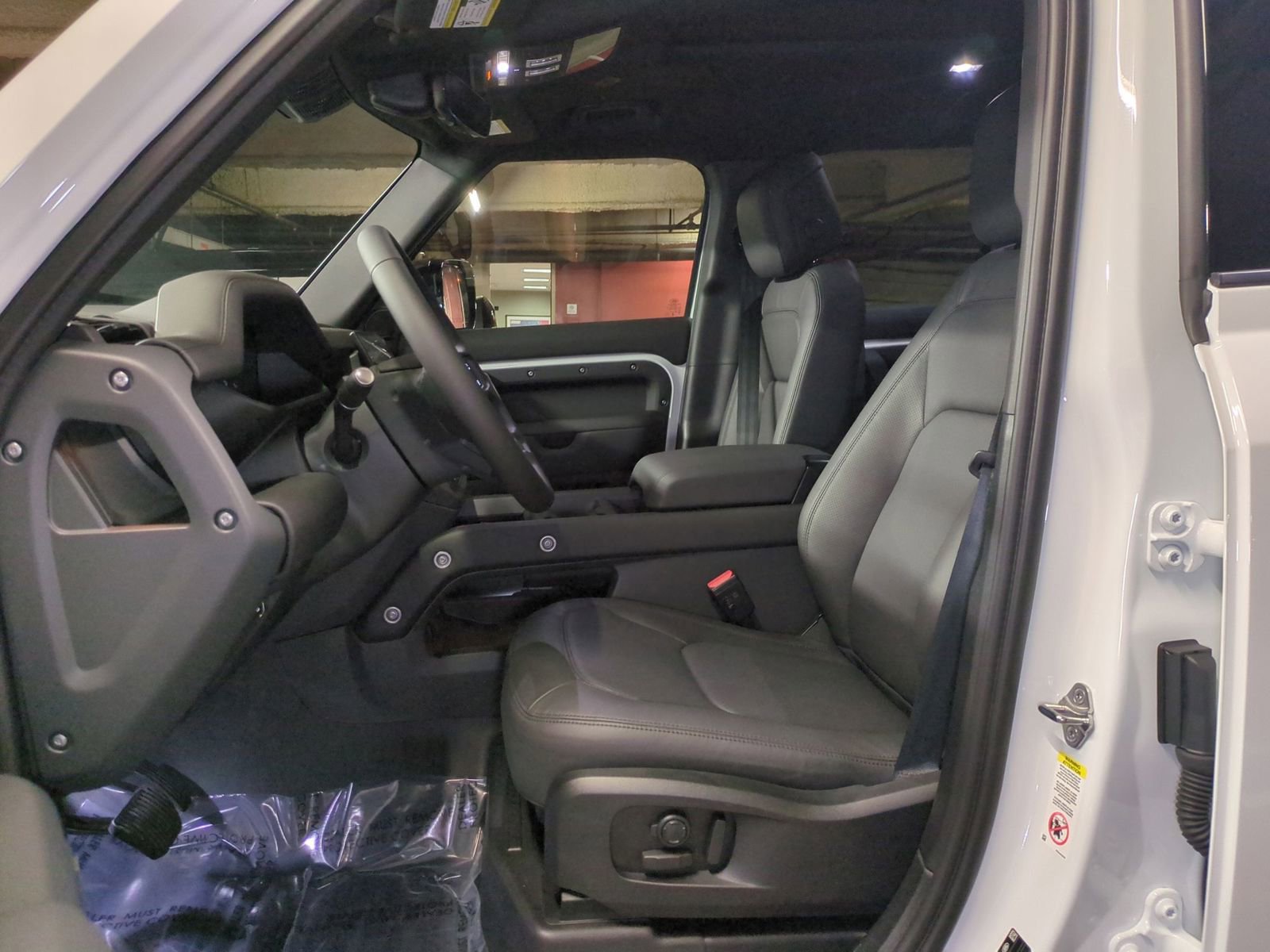 New 2026 Land Rover Defender 110 X-Dynamic SE image 15