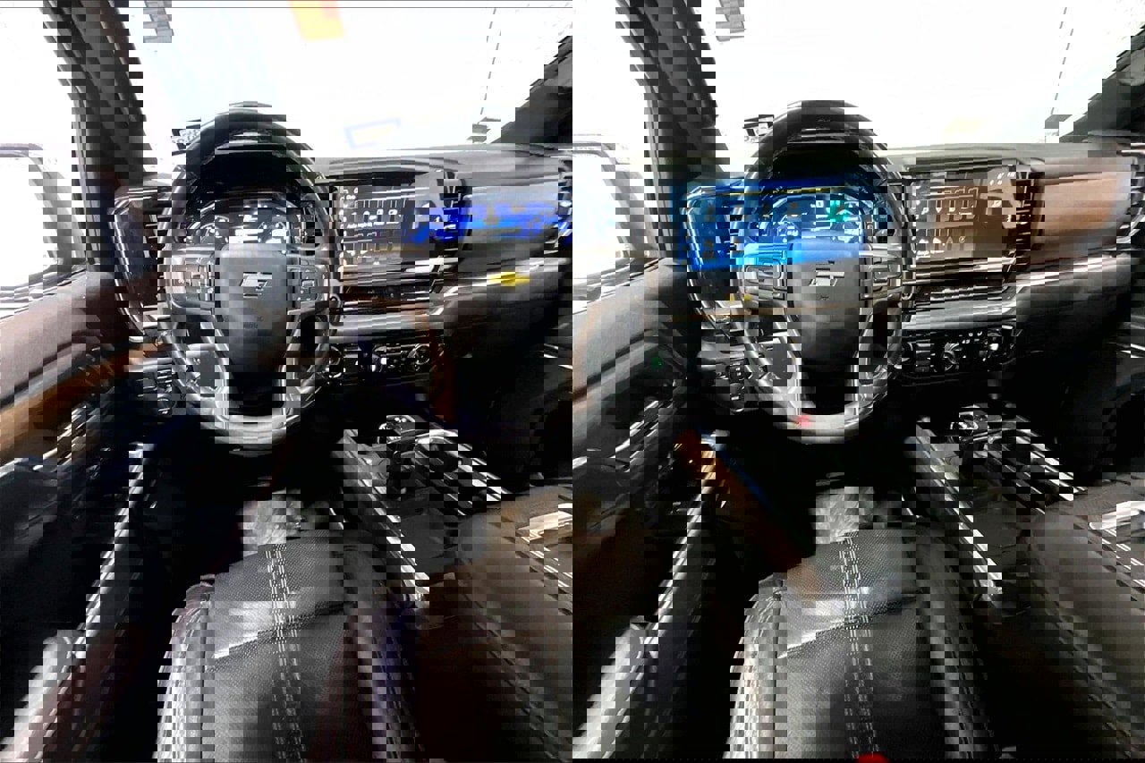 Used 2022 Chevrolet Silverado 1500 High Country w/ High Country Premium Package image 14