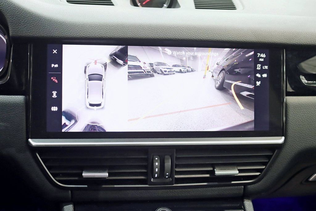 Used 2022 Porsche Cayenne Platinum Edition image 21