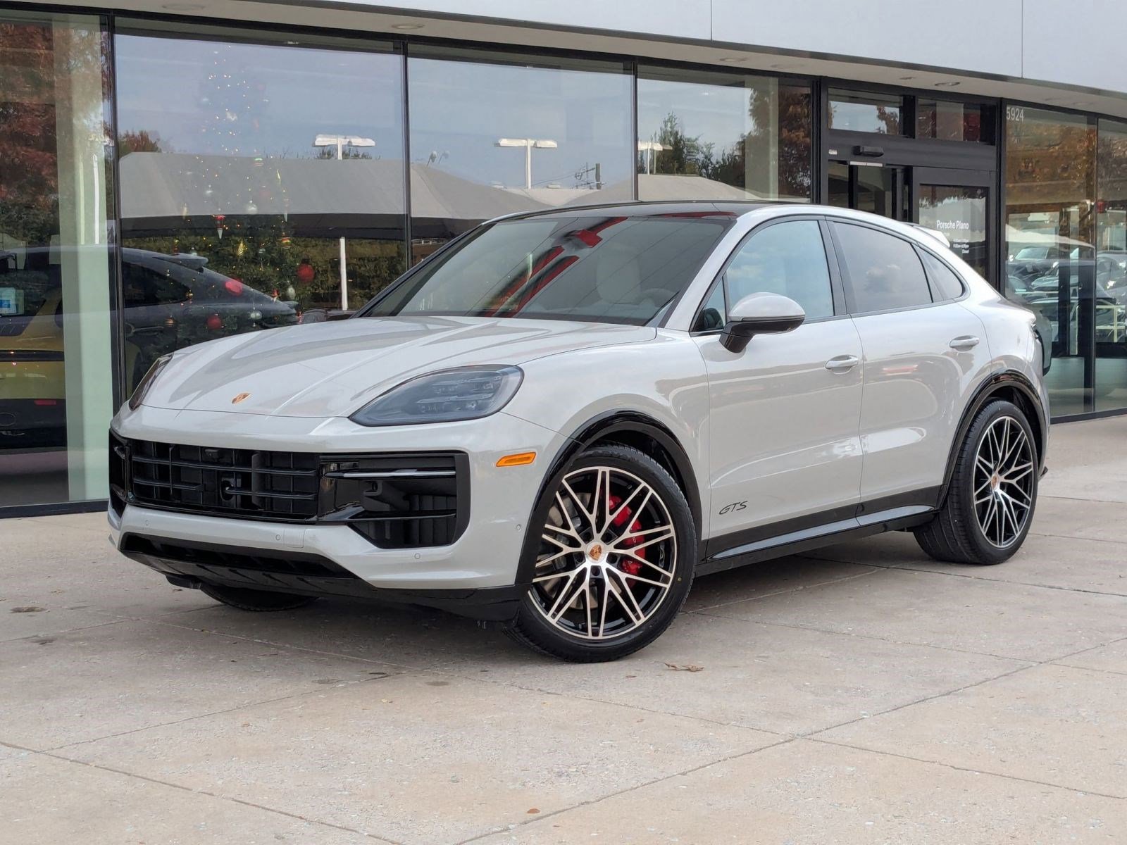 New 2026 Porsche Cayenne GTS image 1