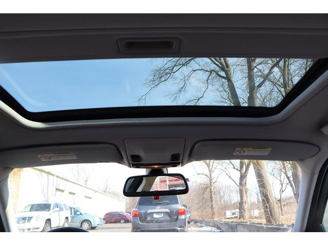 Used 2005 BMW 330xi Sedan image 9