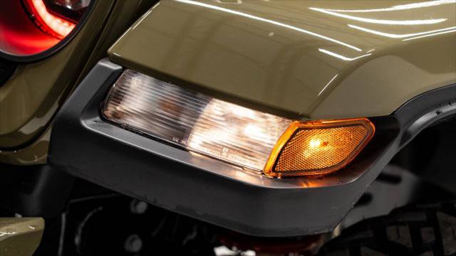 Used 2025 Jeep Gladiator Sport image 18