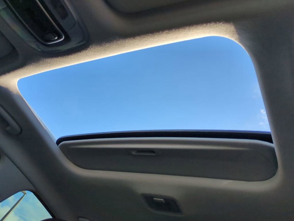 Certified 2025 Hyundai Elantra SEL image 19