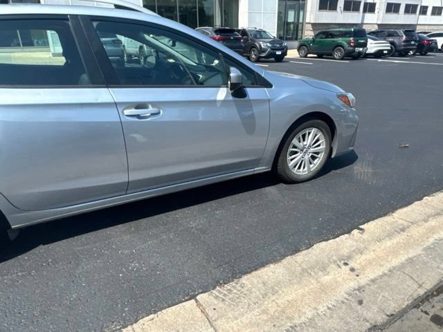 Used 2017 Subaru Impreza 2.0i Premium AWD/4WD image 3