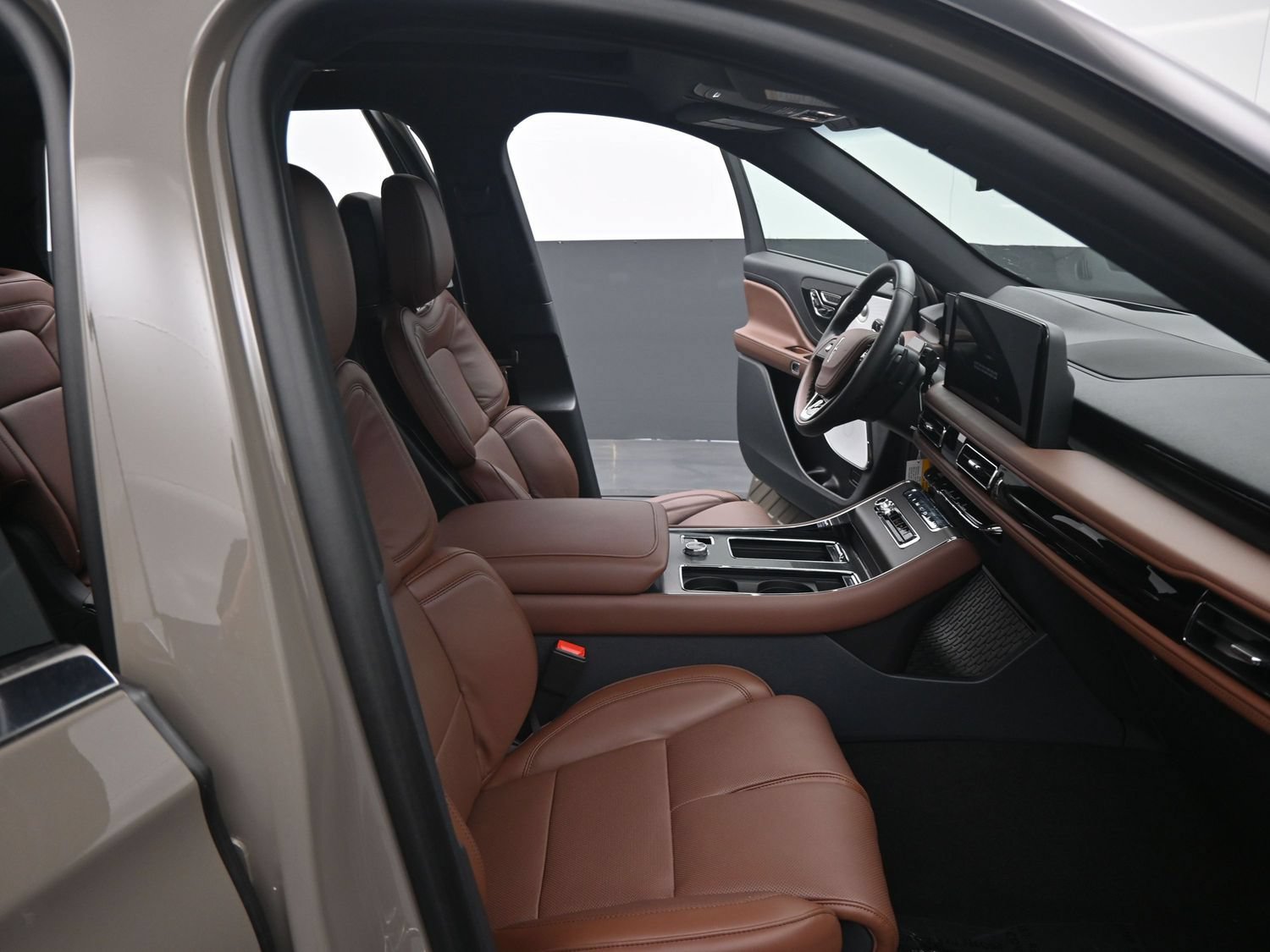 Used 2025 Lincoln Aviator Reserve w/ Luxury Package AWD/4WD image 5