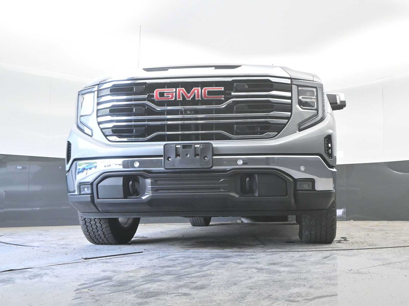 Used 2024 GMC Sierra 1500 SLT w/ SLT Premium Plus Package AWD/4WD image 30