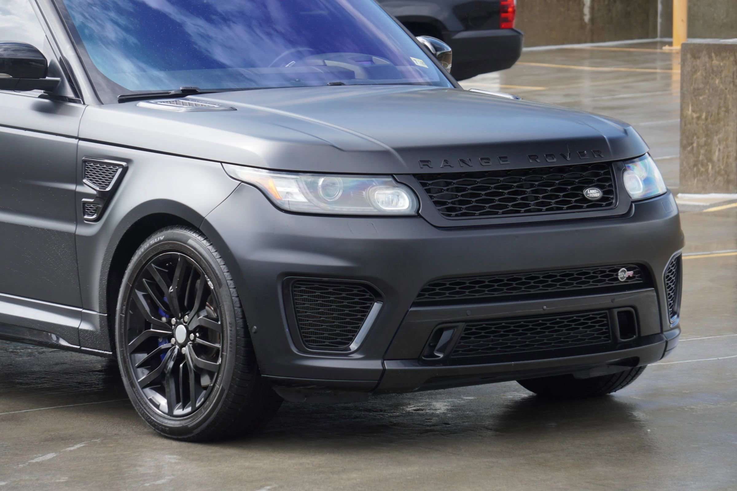 Used 2017 Land Rover Range Rover Sport SVR image 34
