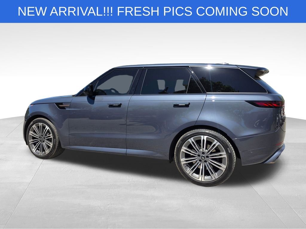 Used 2025 Land Rover Range Rover Sport Dynamic SE image 4