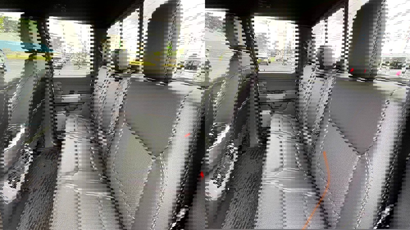 Used 2024 Ford F150 Lariat w/ FX4 Off-Road Package image 17