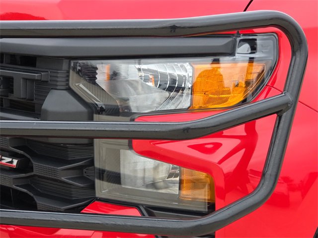 Used 2025 Chevrolet Silverado 1500 Custom Trail Boss w/ LPO, Dark Essentials Package image 4