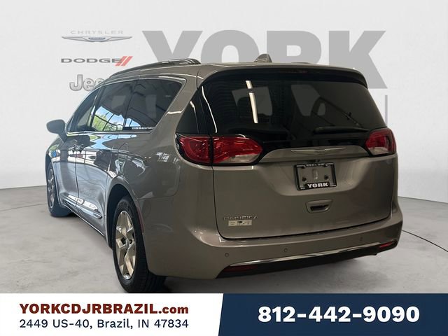 Used 2017 Chrysler Pacifica Touring-L Plus w/ Tire & Wheel Group FWD image 3