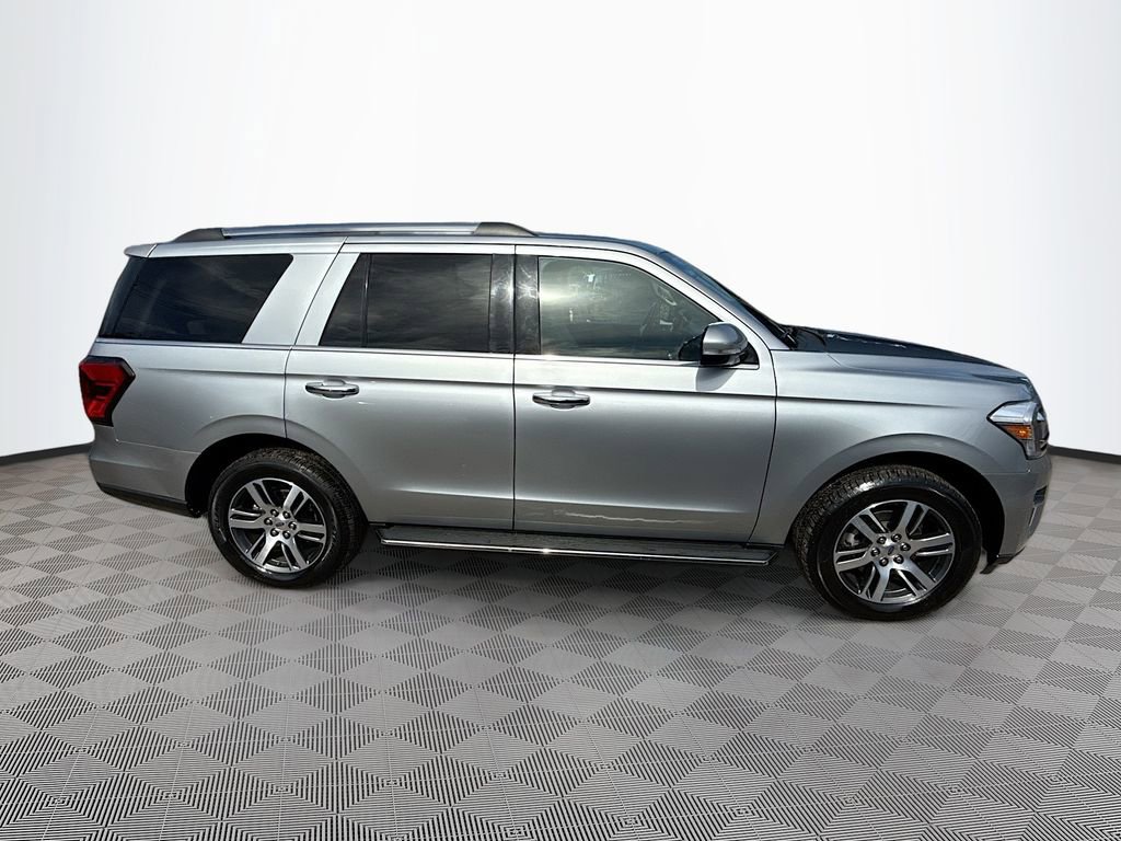 Used 2023 Ford Expedition Limited AWD/4WD image 5
