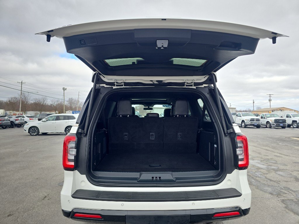 Used 2024 Ford Expedition Max Limited image 11