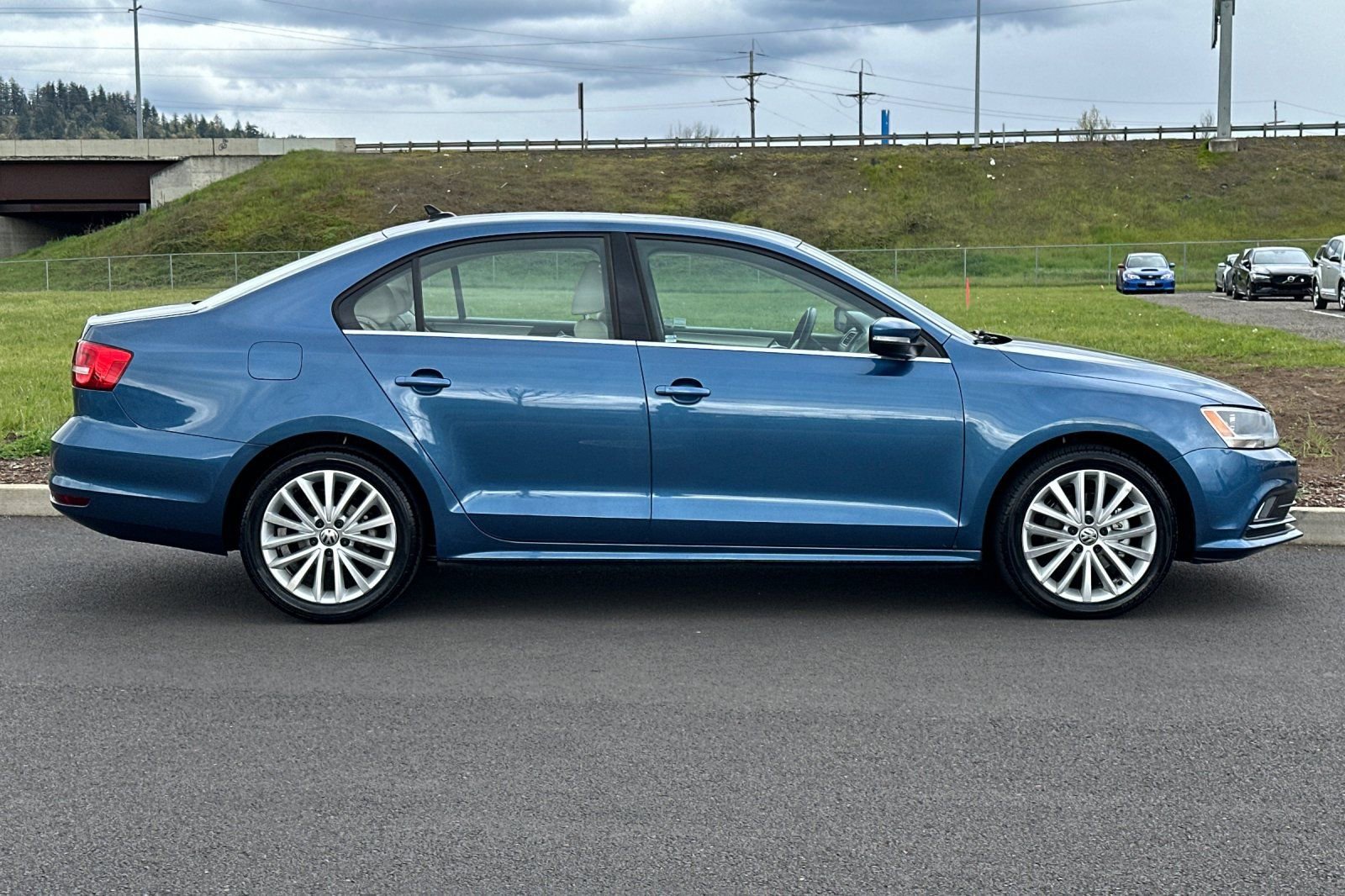 Used 2015 Volkswagen Jetta SE image 2