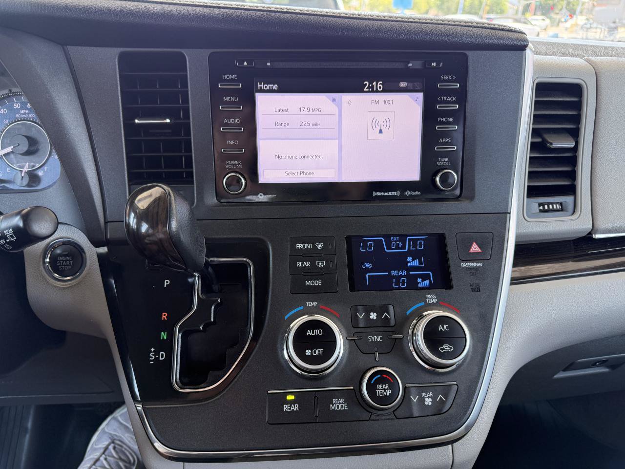 Used 2018 Toyota Sienna XLE AWD/4WD image 22
