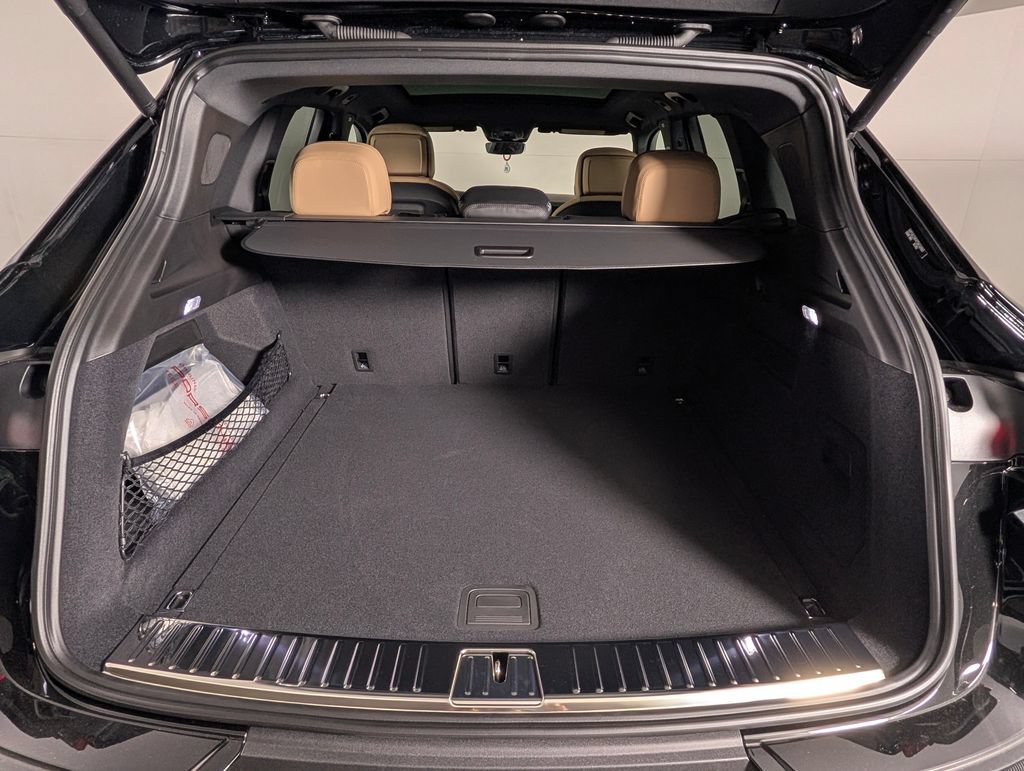 New 2026 Porsche Cayenne S AWD/4WD image 17