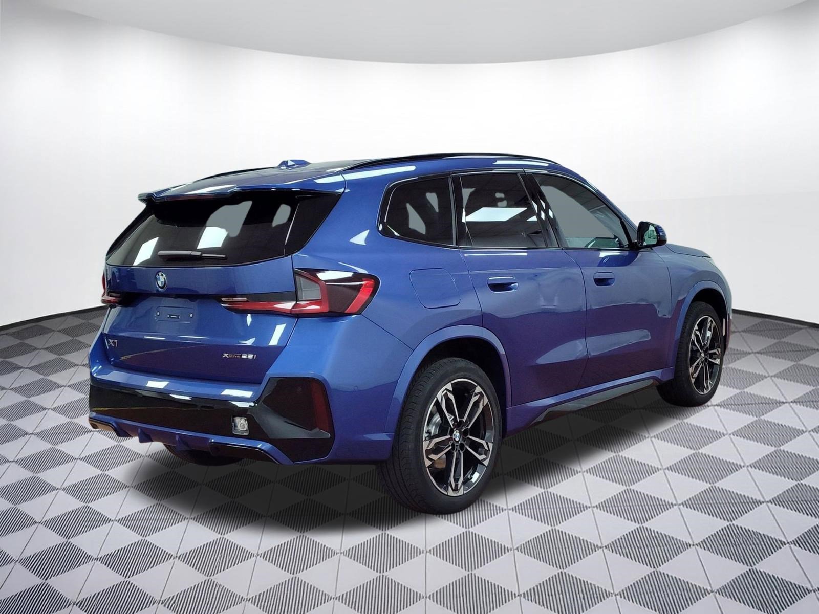 Used 2026 BMW X1 xDrive28i image 9