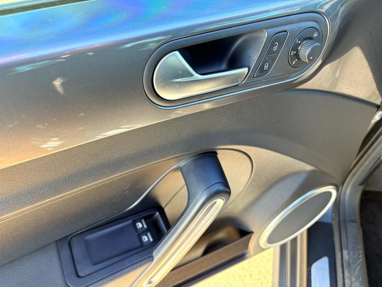 Used 2013 Volkswagen Beetle 2.5 image 17