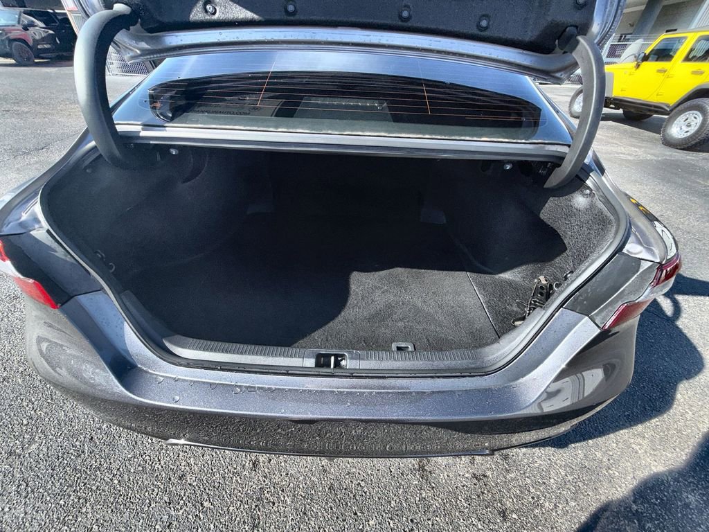 Used 2024 Toyota Camry SE w/ Convenience Package FWD image 30