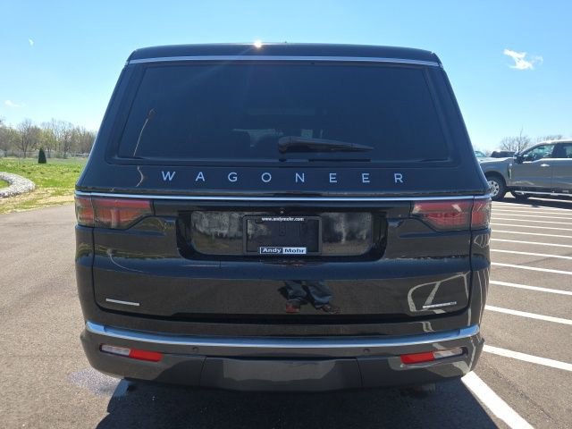 Used 2022 Jeep Wagoneer Series III w/ Premium Group I AWD/4WD image 10