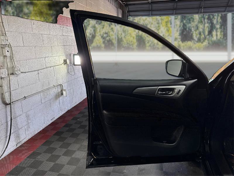Used 2018 Nissan Pathfinder SL w/ Midnight Edition Package FWD image 19