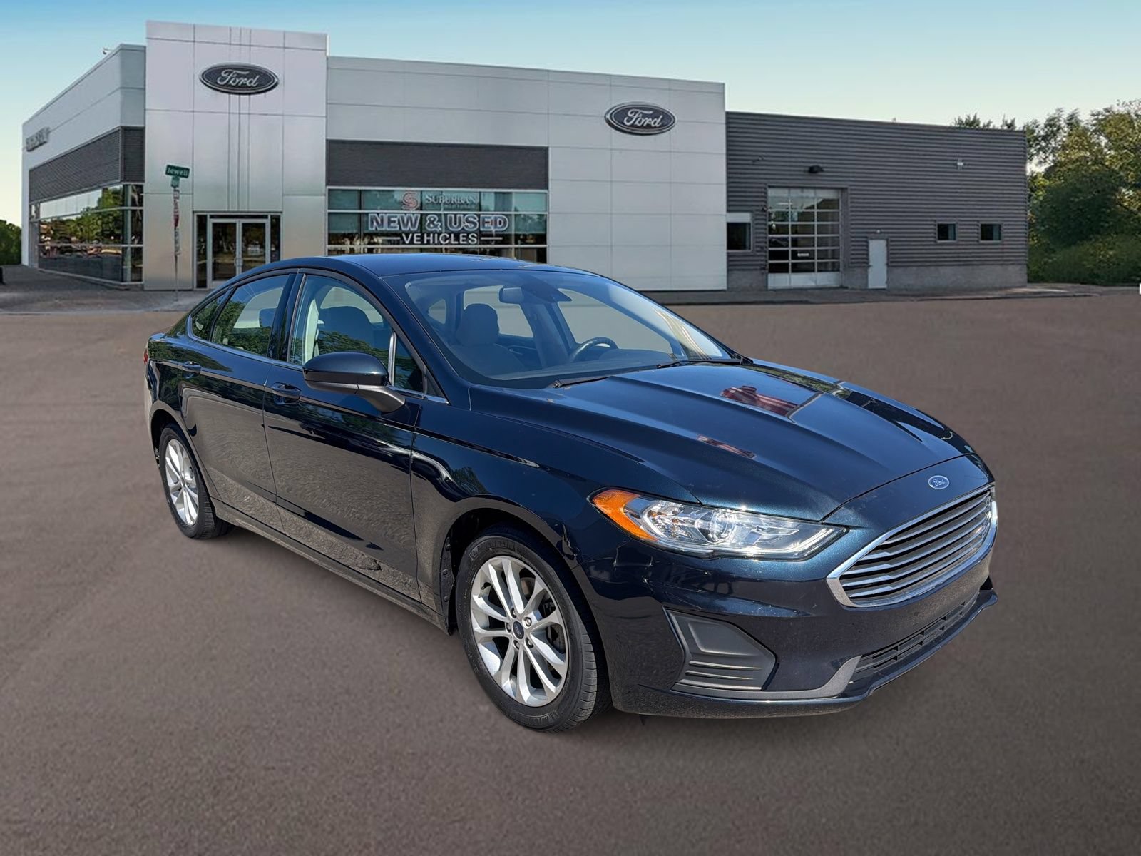 Used 2020 Ford Fusion SE FWD image 2