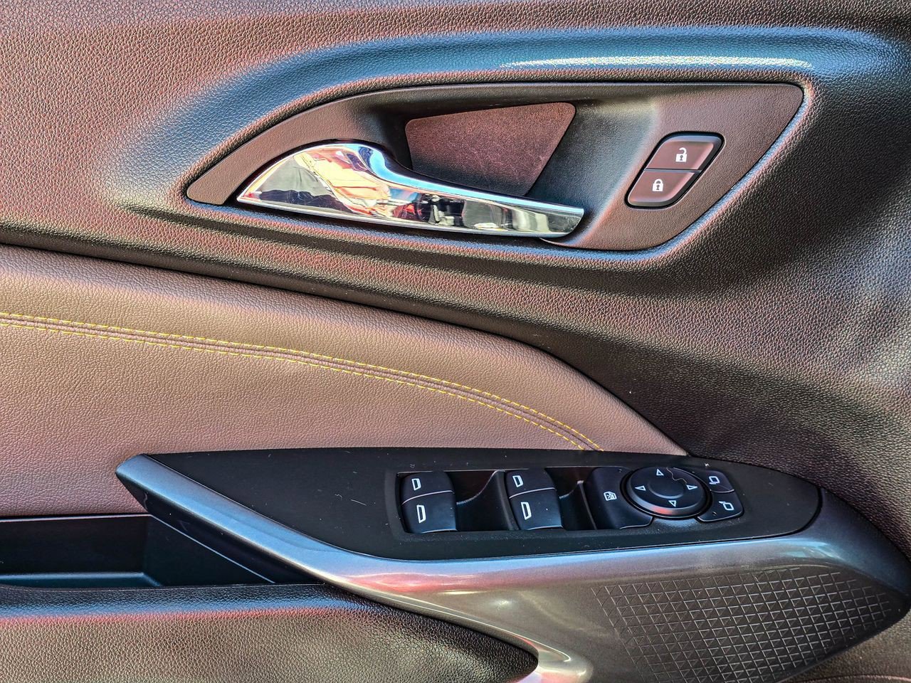 Certified 2025 Chevrolet Trax ACTIV w/ Sunroof Package image 14