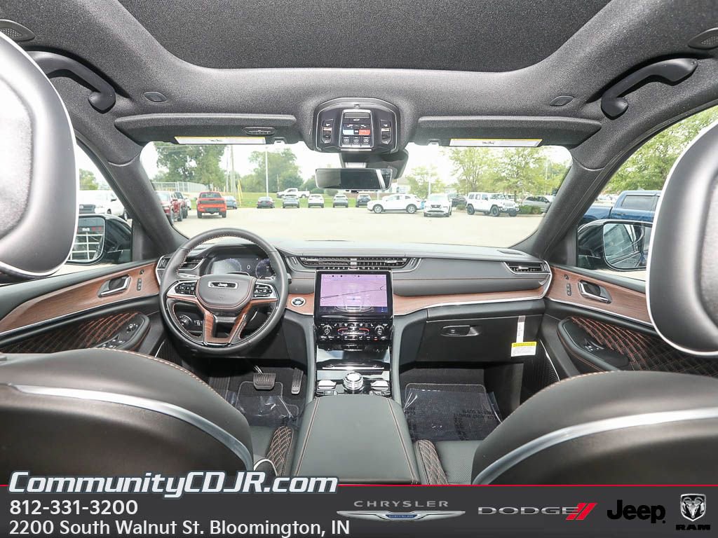 New 2025 Jeep Grand Cherokee L Summit w/ Advanced Protech Group IV image 22
