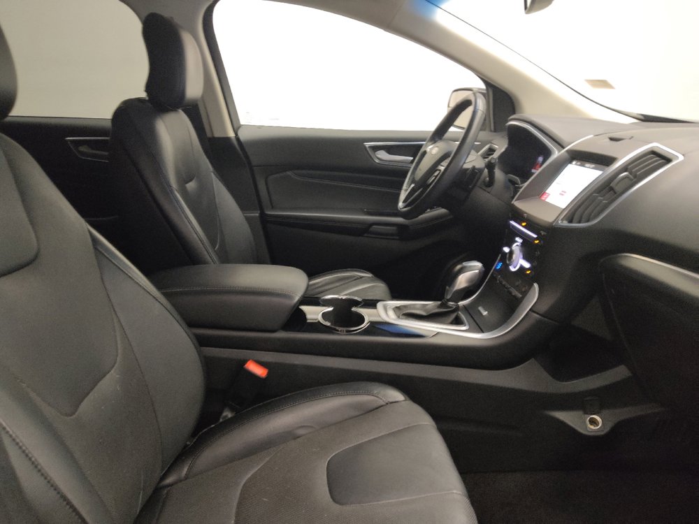 Used 2018 Ford Edge Titanium w/ Equipment Group 301A AWD/4WD image 21