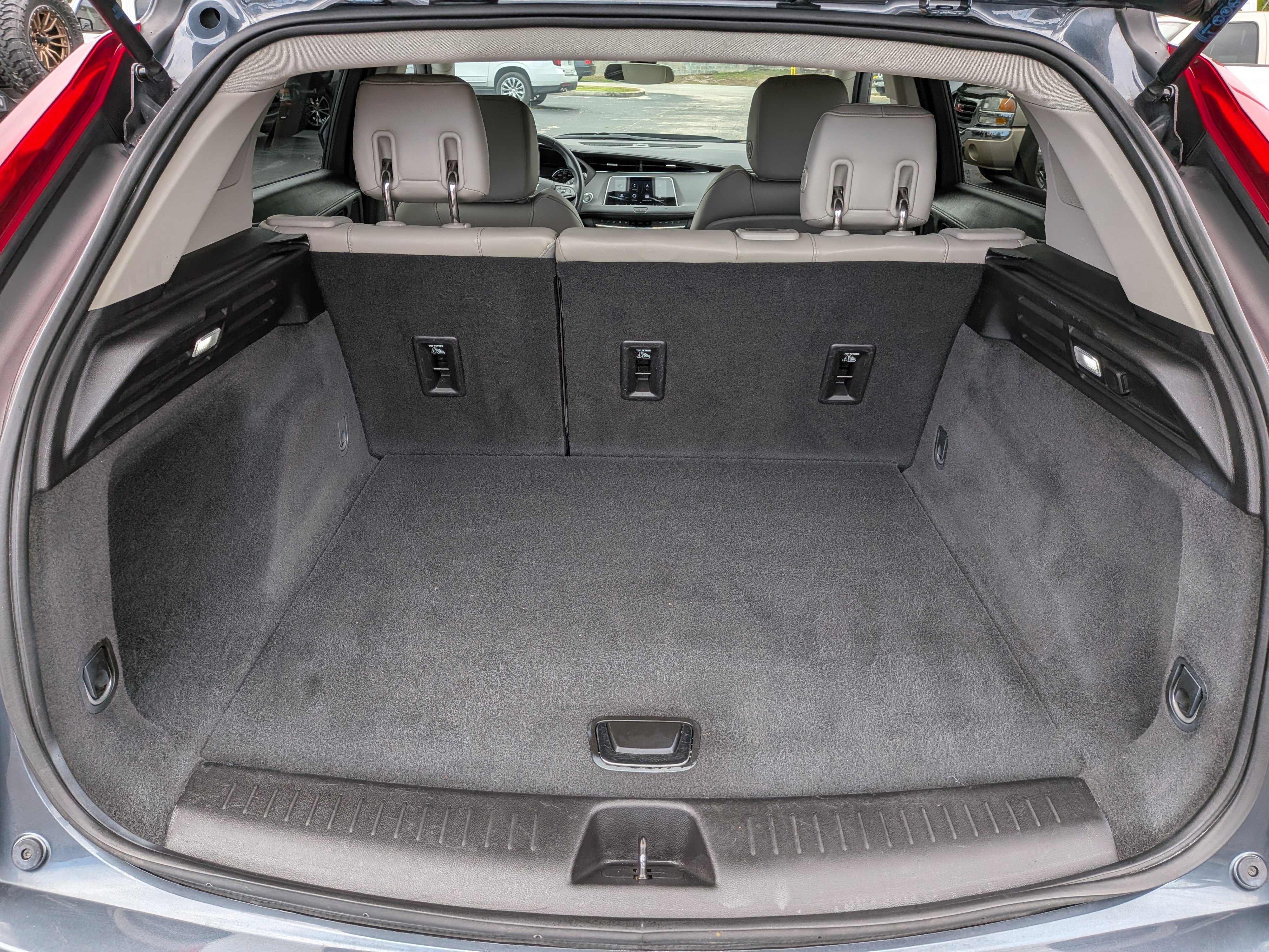 Certified 2019 Cadillac XT4 Luxury FWD image 17