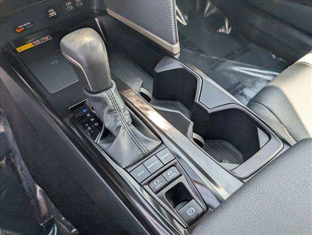 Used 2025 Toyota Camry SE FWD image 12