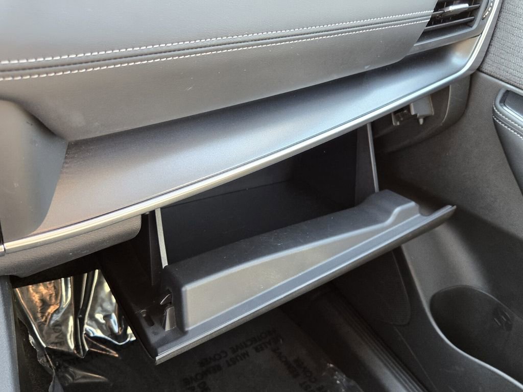 Used 2023 Nissan Rogue SV image 21