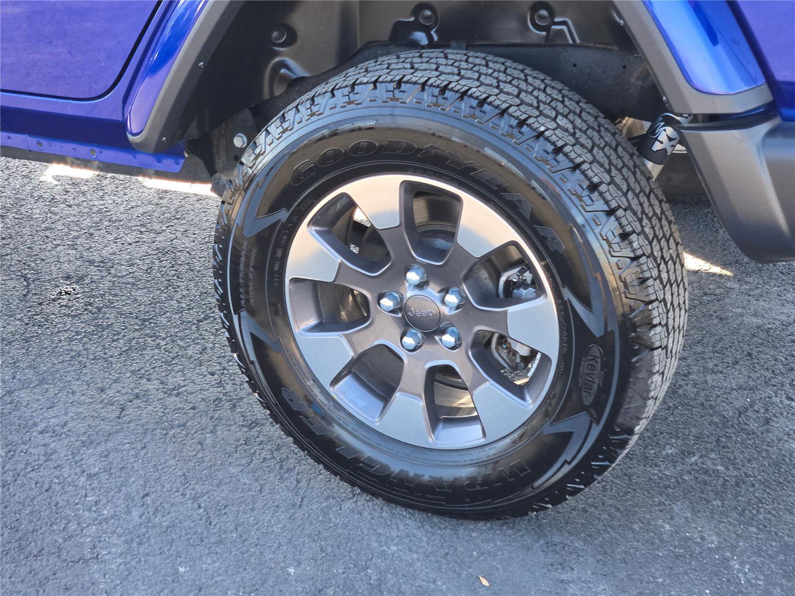 Certified 2018 Jeep Wrangler Unlimited Sahara image 18