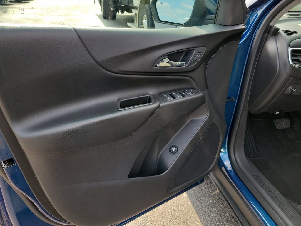 Used 2021 Chevrolet Equinox LT FWD image 23