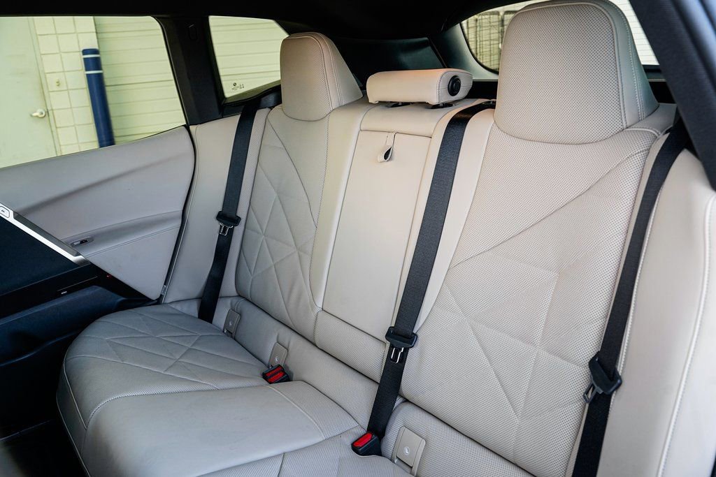 Used 2025 BMW iX xDrive50 image 16